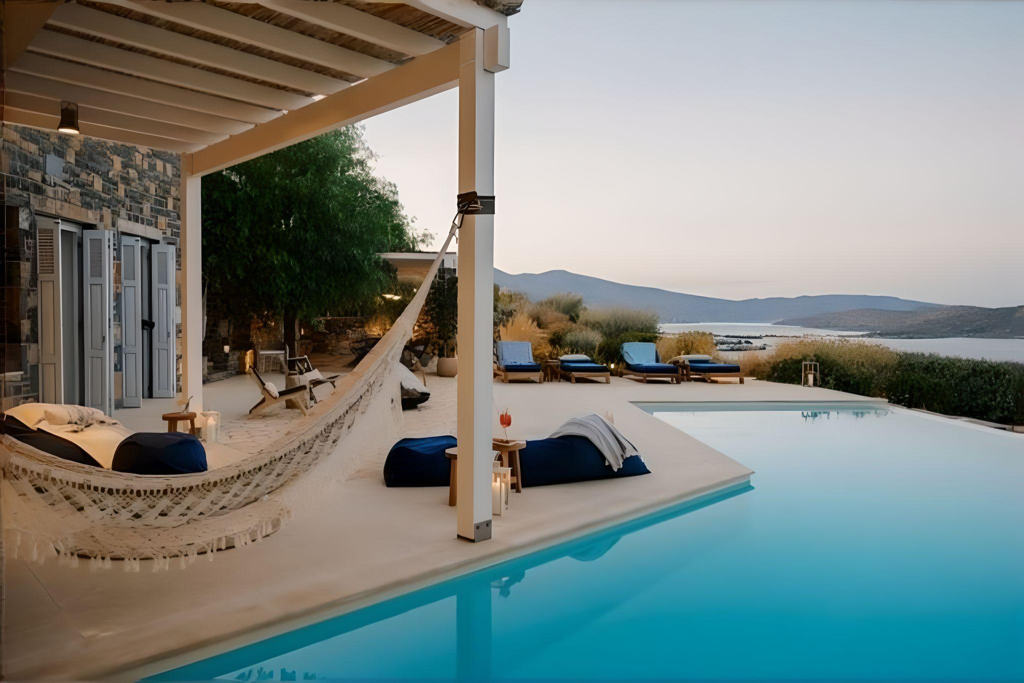 Villa de luxe à Elounda Crète avec 8 chambres piscine et vue sur la mer